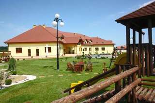 Отель Hotel Wasik Krogulcza-0